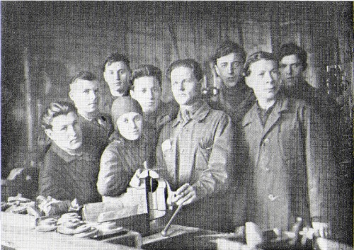 Молодежная бригада слесарей. 1930 год.